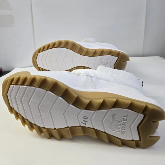 Size 10 Sorel Waterproof Insulated Boots Style Sneaker Shoes - Picture 8 of 8